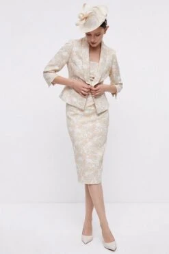 Threadnee Shop -Threadnee Shop coast premium stetch jacquard peplum hem cropped jacket gold1